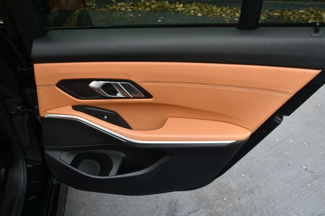 2021 BMW 3 Series 330i xDrive - 22968483 - 20