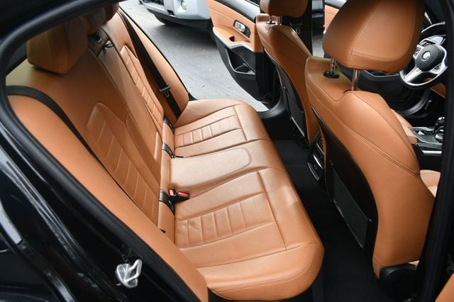 2021 BMW 3 Series 330i xDrive - 22968483 - 32