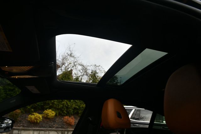 2021 BMW 3 Series 330i xDrive - 22968483 - 4