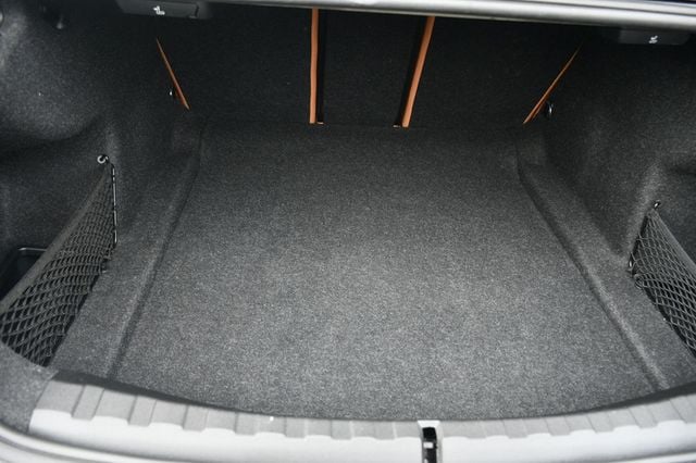 2021 BMW 3 Series 330i xDrive - 22968483 - 52