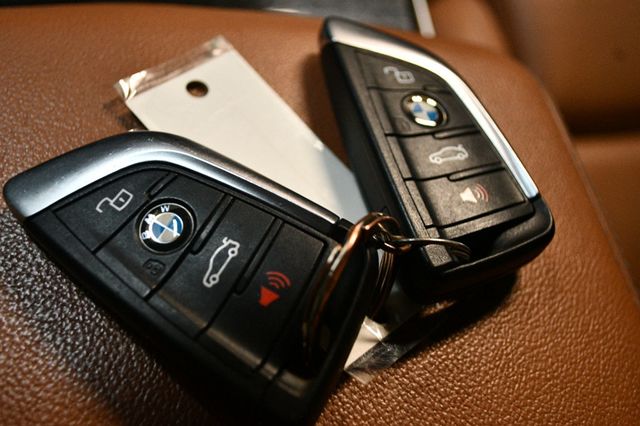 2021 BMW 3 Series 330i xDrive - 22968483 - 79