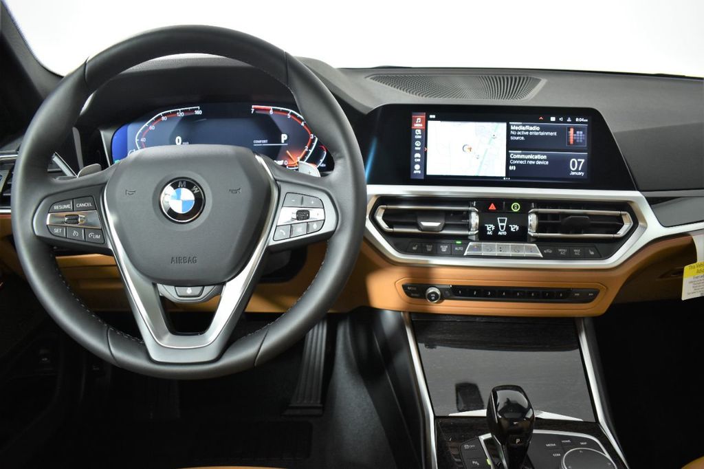 2021 BMW 3 Series 330i xDrive - 20692812 - 3