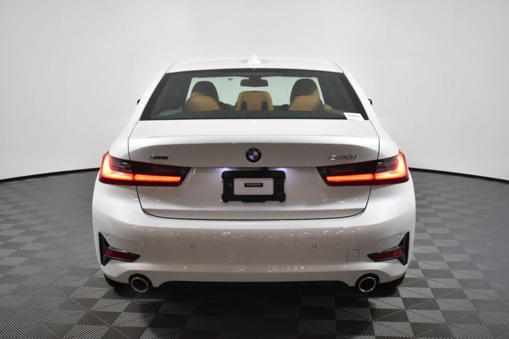 2021 BMW 3 Series 330i xDrive - 20692812 - 5