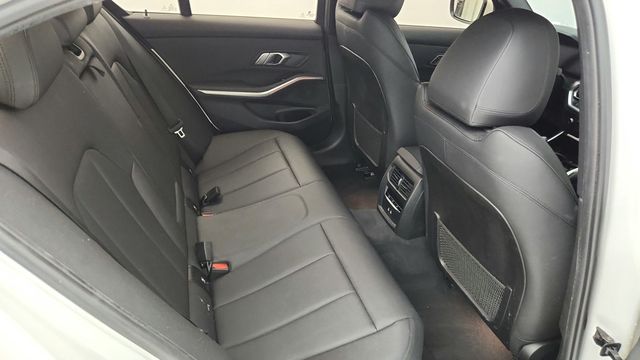 2021 BMW 3 Series 330i xDrive - 22947874 - 23