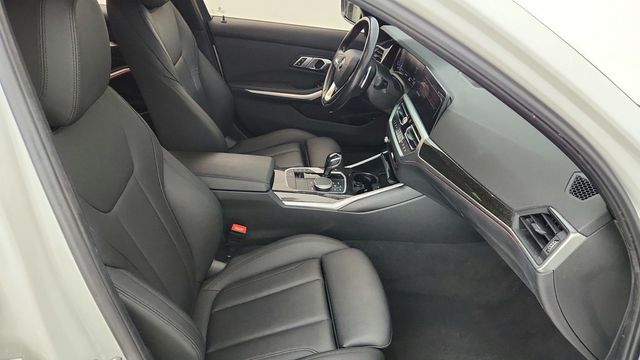 2021 BMW 3 Series 330i xDrive - 22947874 - 24