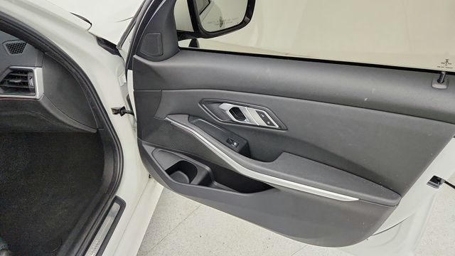 2021 BMW 3 Series 330i xDrive - 22947874 - 26