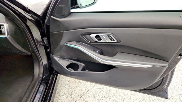 2021 BMW 3 Series 330i xDrive - 22966701 - 25