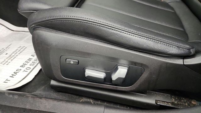 2021 BMW 3 Series 330i xDrive - 23091747 - 11