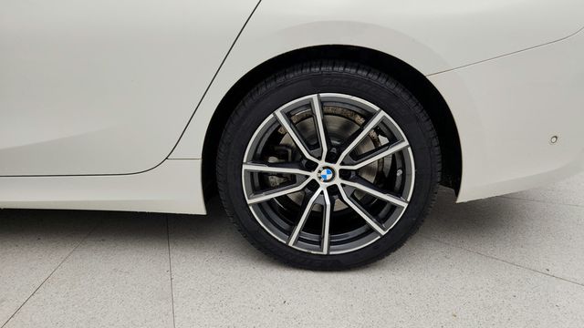 2021 BMW 3 Series 330i xDrive w/ Convenience & Driving Assist. + Live Cockpit Pro - 22947874 - 8