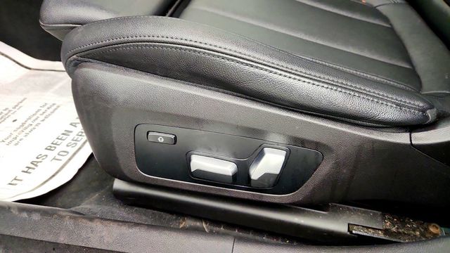 2021 BMW 3 Series 330i xDrive w/ Driving Assistance Pkg, Navigation & 19'' Wheels - 23091747 - 11