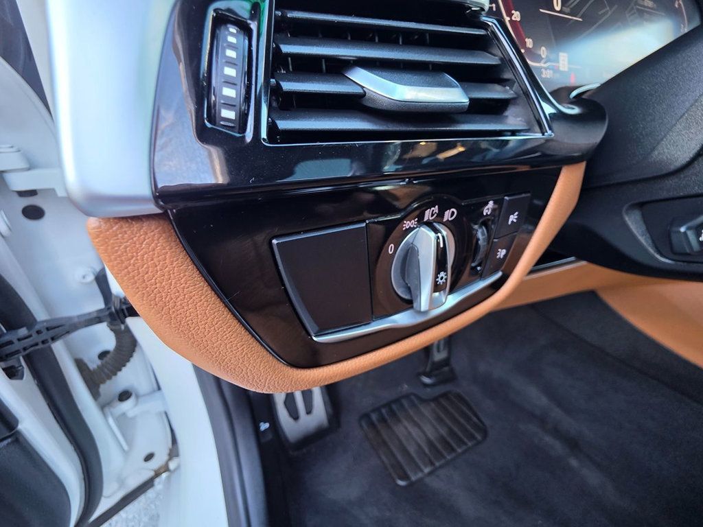 2021 BMW 5 Series 530e Plug-In Hybrid - 22973579 - 13