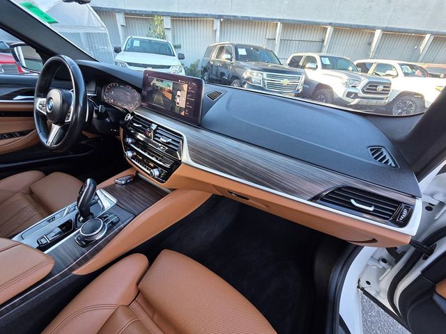 2021 BMW 5 Series 530e Plug-In Hybrid - 22973579 - 26