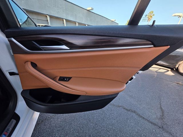 2021 BMW 5 Series 530e Plug-In Hybrid - 22973579 - 28