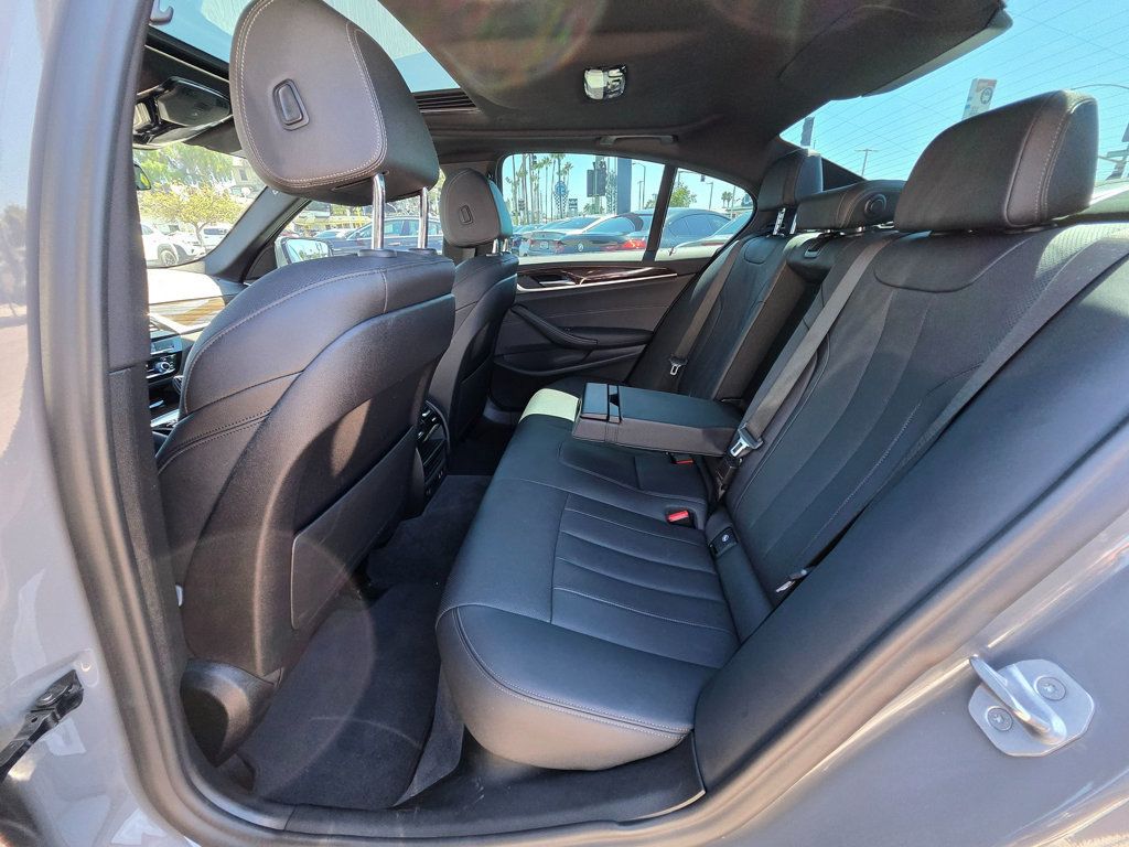 2021 BMW 5 Series 530i - 22913424 - 24