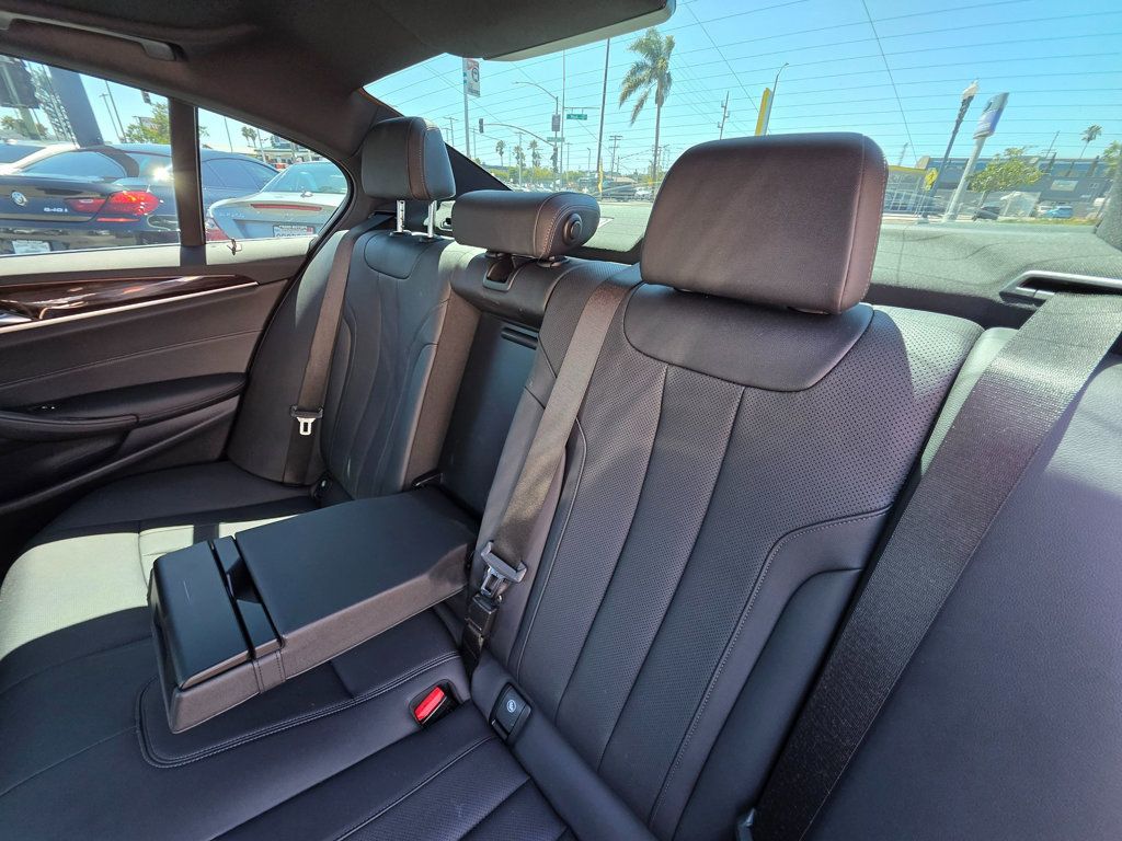 2021 BMW 5 Series 530i - 22913424 - 25