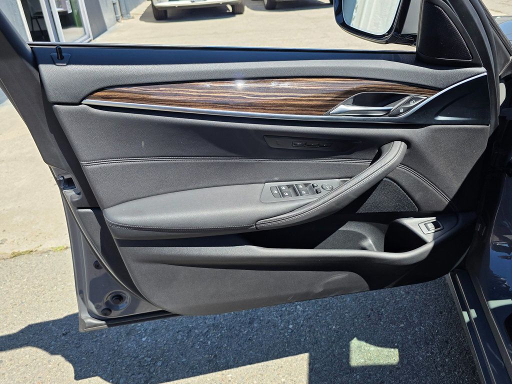 2021 BMW 5 Series 530i - 22913424 - 28