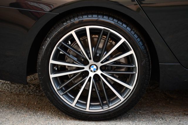 2021 BMW 5 Series 530i xDrive - 22303987 - 11