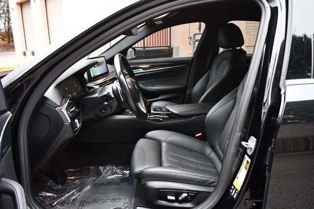 2021 BMW 5 Series 530i xDrive - 22971176 - 16