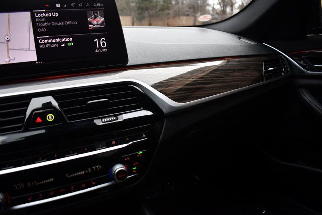 2021 BMW 5 Series 530i xDrive - 22971176 - 19