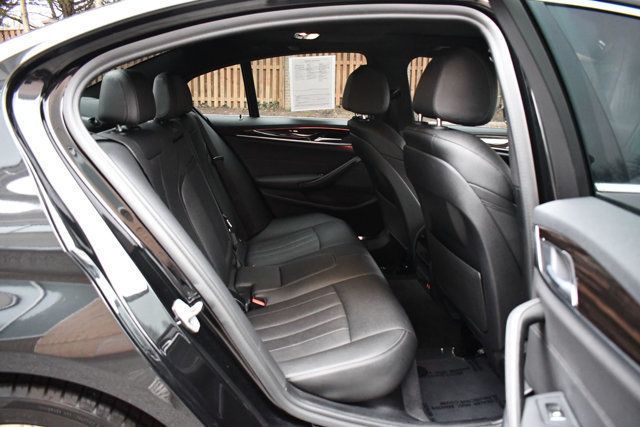 2021 BMW 5 Series 530i xDrive - 22971176 - 24