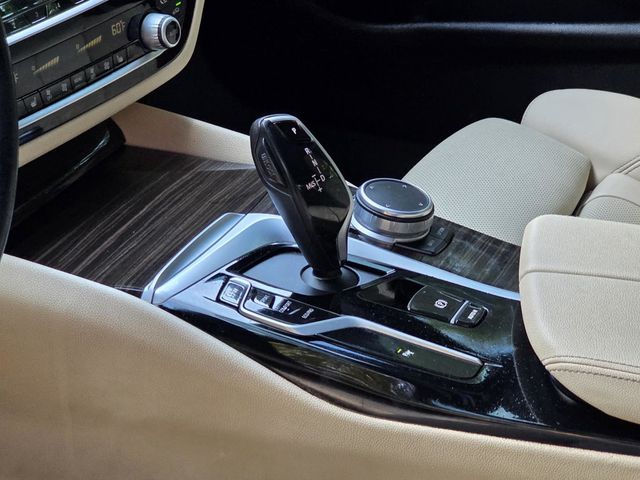 2021 BMW 5 Series 530i xDrive - 23082781 - 21