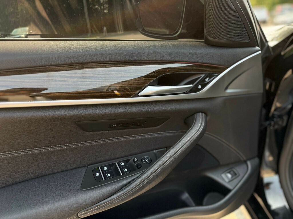 2021 Bmw 530i xDrive photo 9
