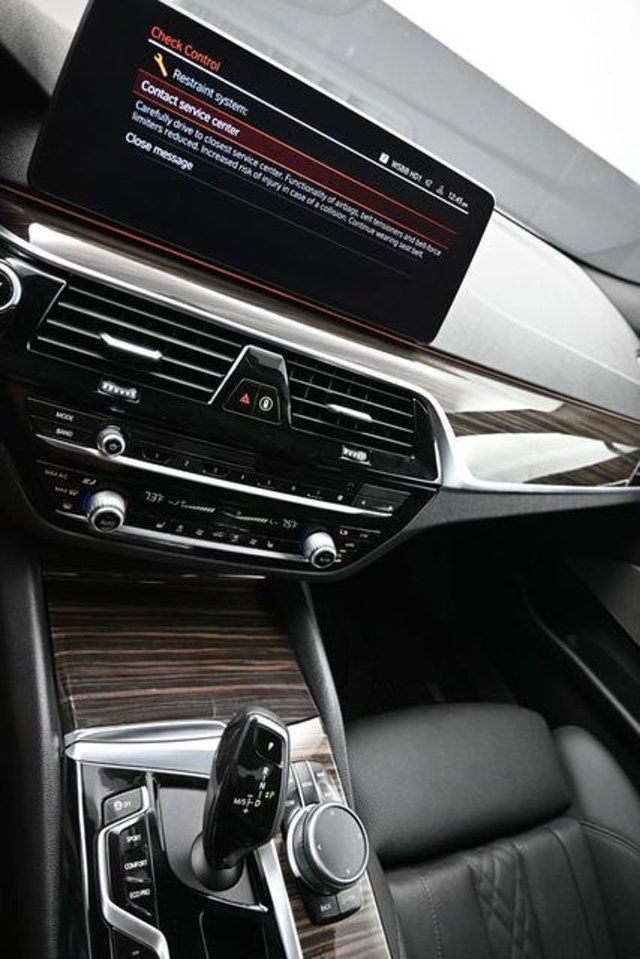 2021 BMW 5 Series 530i xDrive - 23038542 - 16
