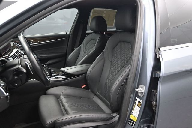 2021 BMW 5 Series 530i xDrive - 23038542 - 4