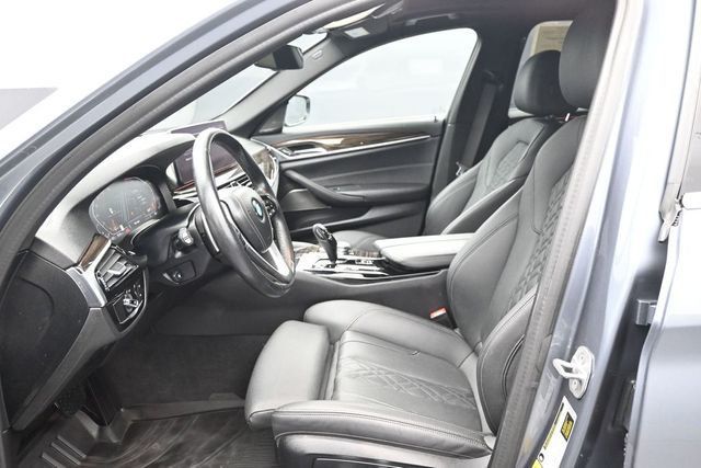 2021 BMW 5 Series 530i xDrive - 23038542 - 5
