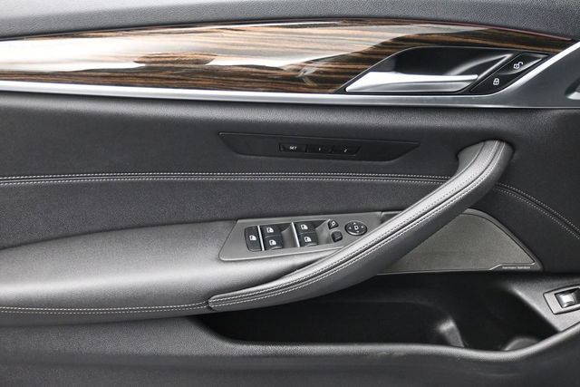 2021 BMW 5 Series 530i xDrive - 23038542 - 6