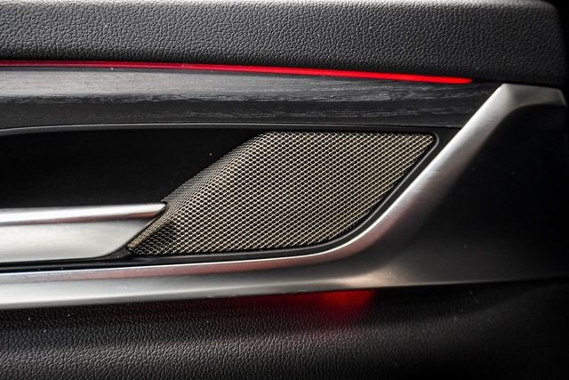 2021 BMW 5 Series 530i xDrive - 22966983 - 9