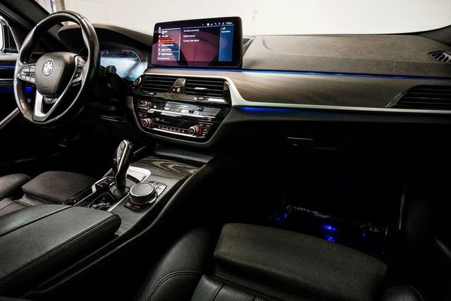 2021 BMW 5 Series 530i xDrive - 22966983 - 13