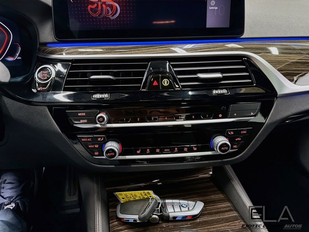 2021 BMW 5 Series 530i xDrive - 23073359 - 16