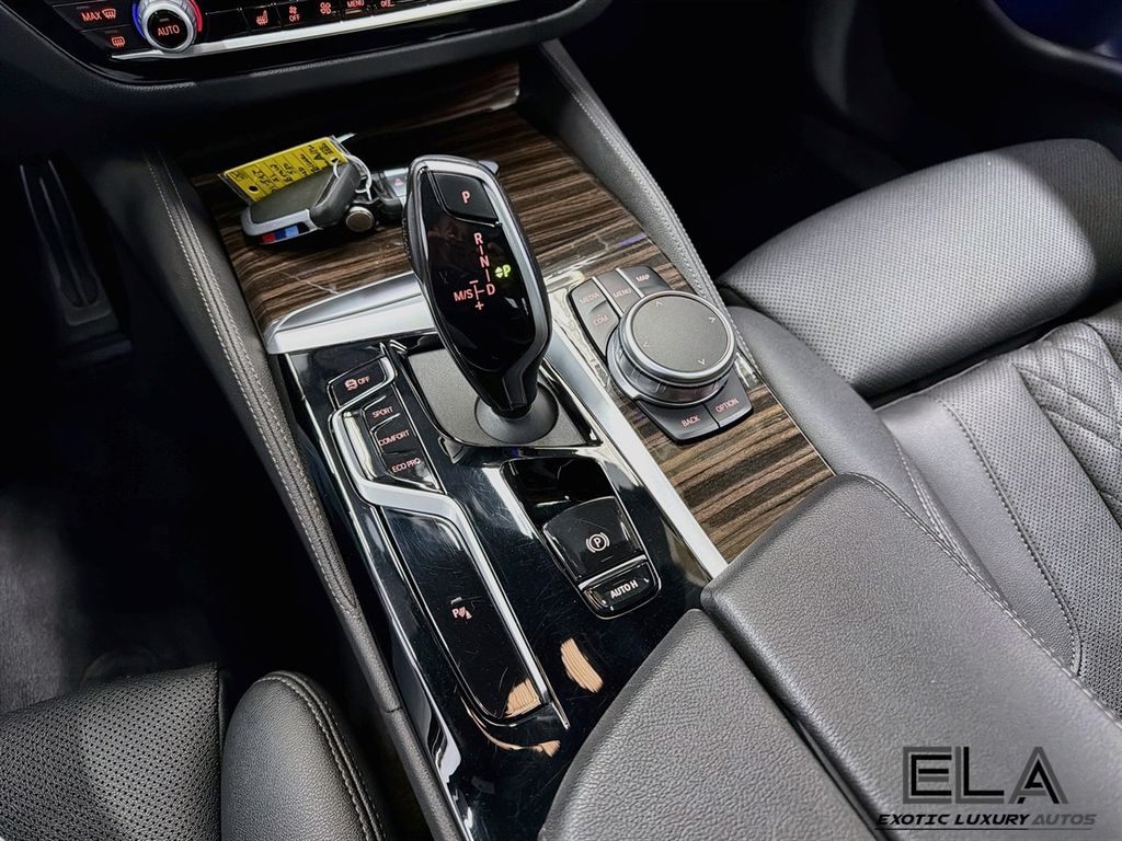 2021 BMW 5 Series 530i xDrive - 23073359 - 17