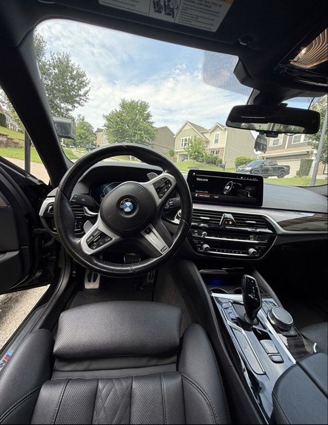 2021 BMW 5 Series 530i xDrive - 23073359 - 3