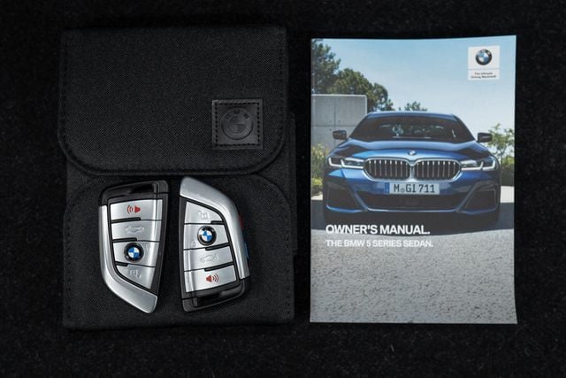 2021 BMW 5 Series 530i xDrive - 22382622 - 60