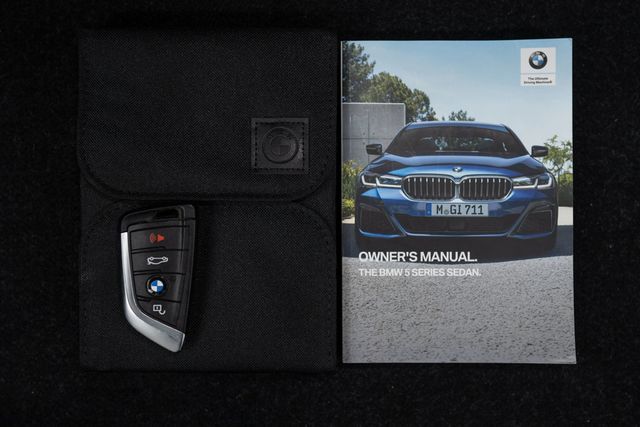 2021 BMW 5 Series 530i xDrive - 22397662 - 60