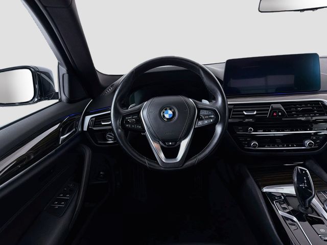 2021 BMW 5 Series 530i xDrive - 23053645 - 22