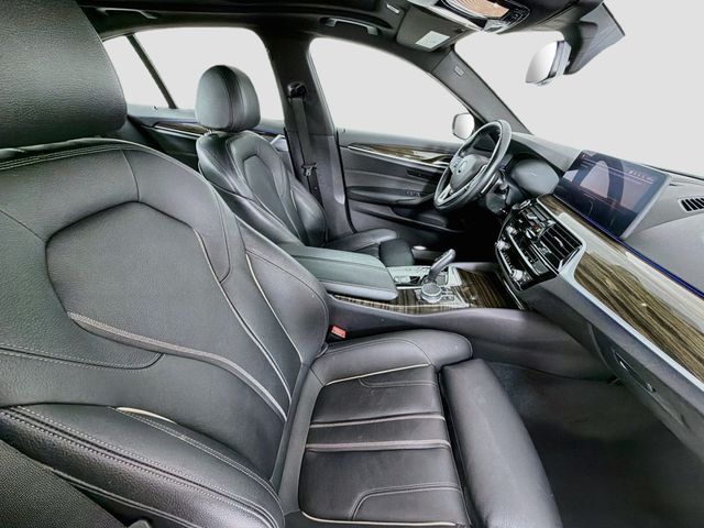 2021 BMW 5 Series 530i xDrive - 23053645 - 27