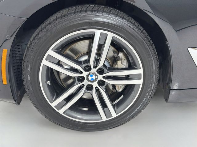 2021 BMW 5 Series 530i xDrive - 23053645 - 31