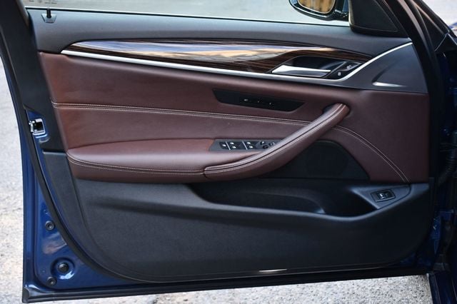 2021 BMW 5 Series 540i xDrive - 22608460 - 15