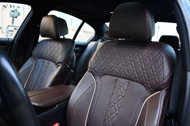 2021 BMW 5 Series 540i xDrive - 22608460 - 19