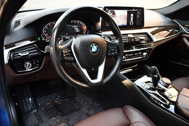 2021 BMW 5 Series 540i xDrive - 22608460 - 24