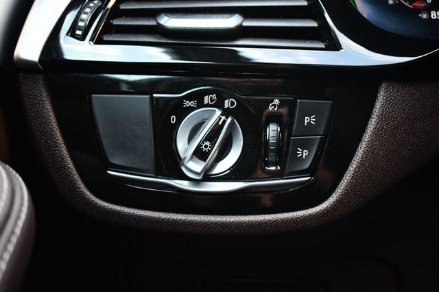 2021 BMW 5 Series 540i xDrive - 22608460 - 25