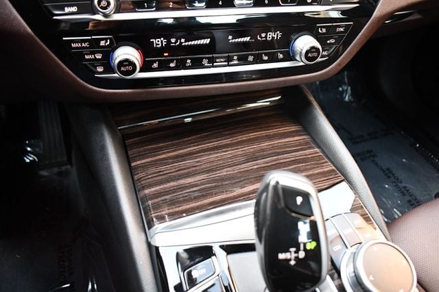 2021 BMW 5 Series 540i xDrive - 22608460 - 30