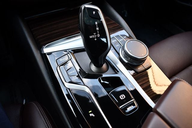 2021 BMW 5 Series 540i xDrive - 22608460 - 33