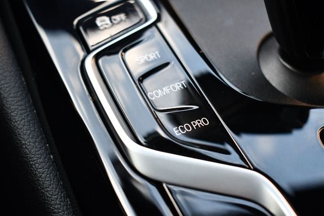 2021 BMW 5 Series 540i xDrive - 22608460 - 35