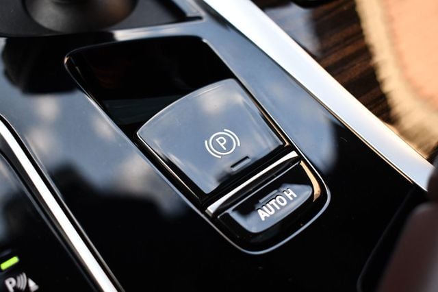 2021 BMW 5 Series 540i xDrive - 22608460 - 37