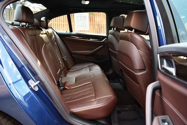 2021 BMW 5 Series 540i xDrive - 22608460 - 44