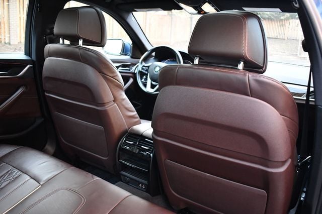 2021 BMW 5 Series 540i xDrive - 22608460 - 46